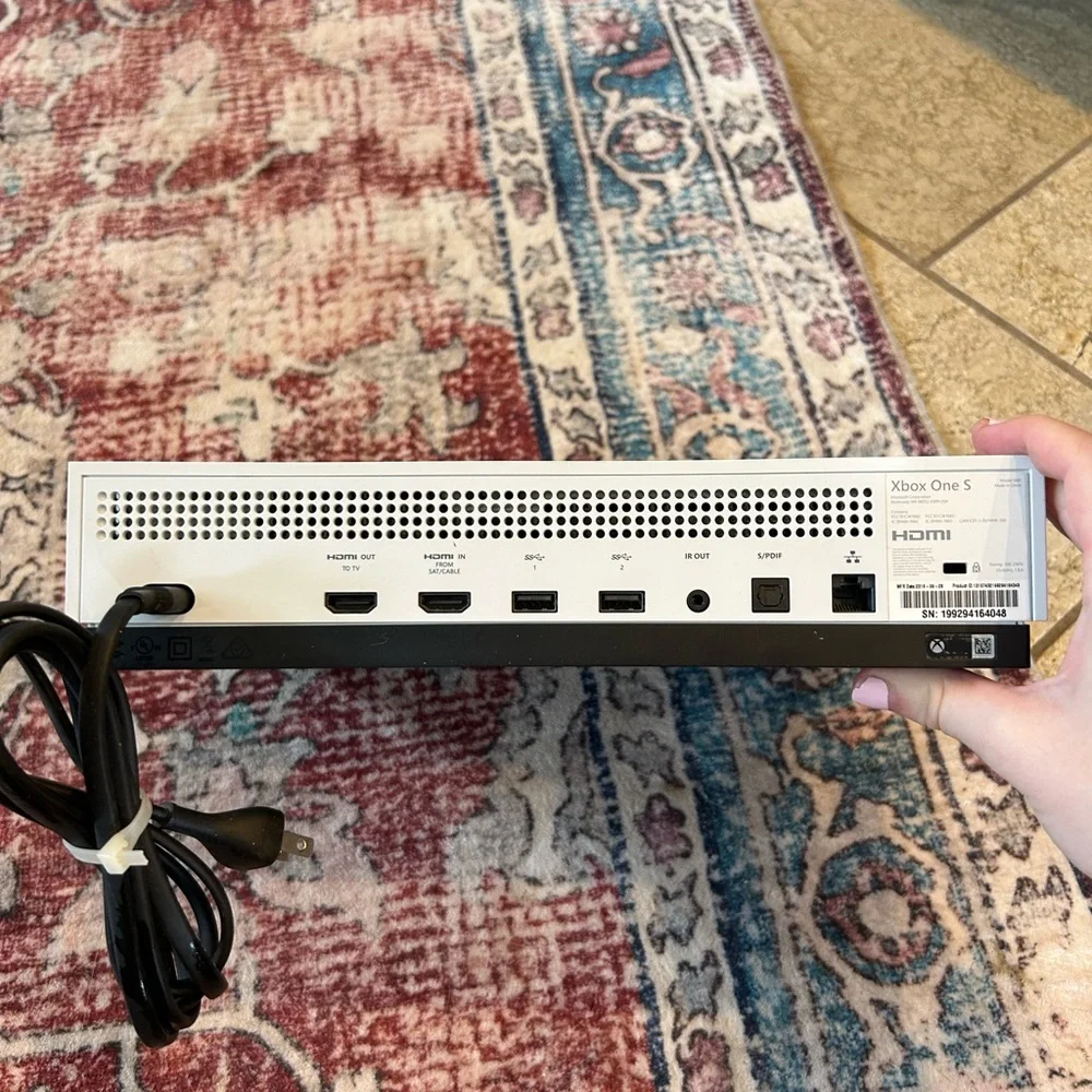 Xbox One S in White